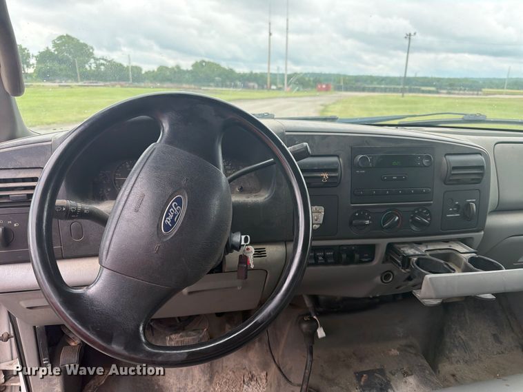 image for item EA4928 2006 Ford F350 Super Duty Ext. Cab pickup truck