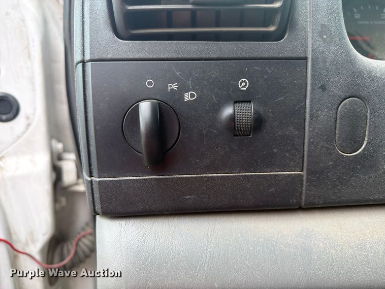 image for item EA4928 2006 Ford F350 Super Duty Ext. Cab pickup truck