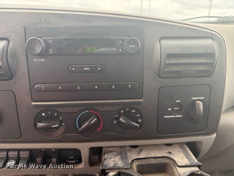 image for item EA4928 2006 Ford F350 Super Duty Ext. Cab pickup truck