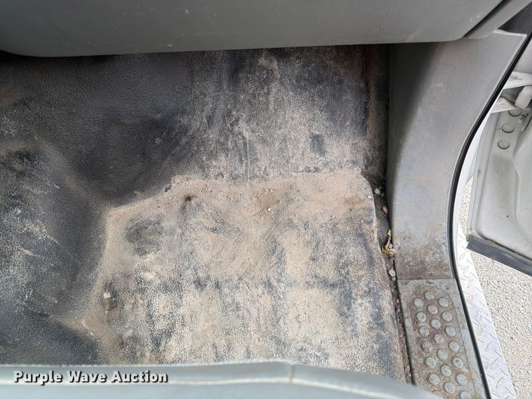 image for item EA4928 2006 Ford F350 Super Duty Ext. Cab pickup truck