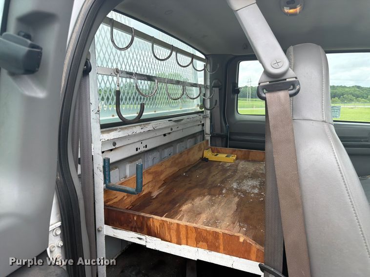 image for item EA4928 2006 Ford F350 Super Duty Ext. Cab pickup truck