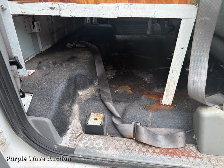 image for item EA4928 2006 Ford F350 Super Duty Ext. Cab pickup truck