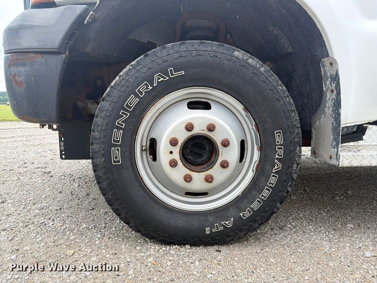 image for item EA4928 2006 Ford F350 Super Duty Ext. Cab pickup truck