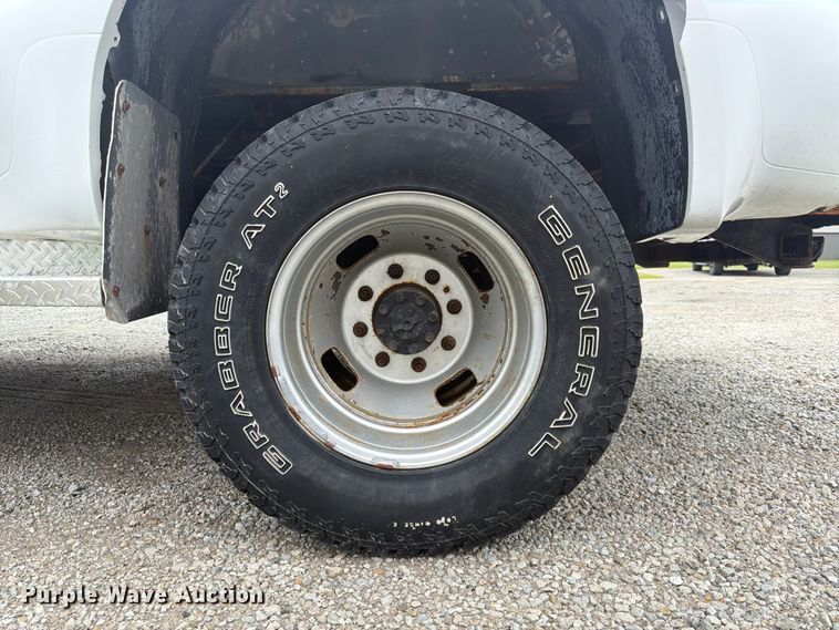 image for item EA4928 2006 Ford F350 Super Duty Ext. Cab pickup truck