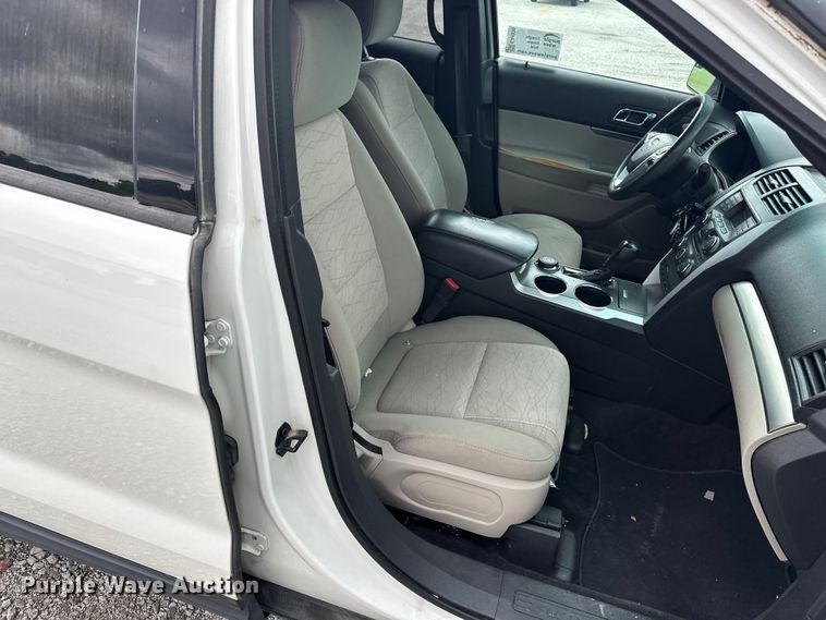 image for item EA4930 2012 Ford Explorer SUV