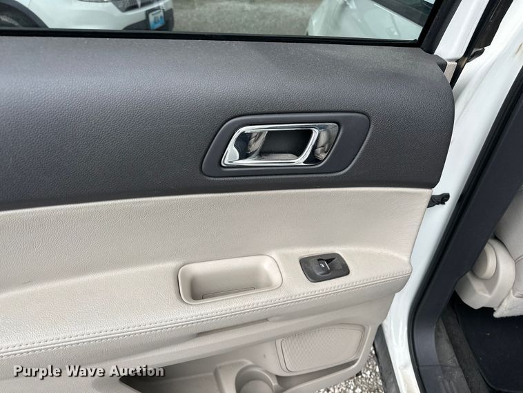 image for item EA4930 2012 Ford Explorer SUV