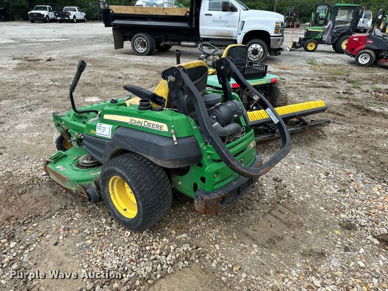 image for item EA4933 John Deere lawn equipment