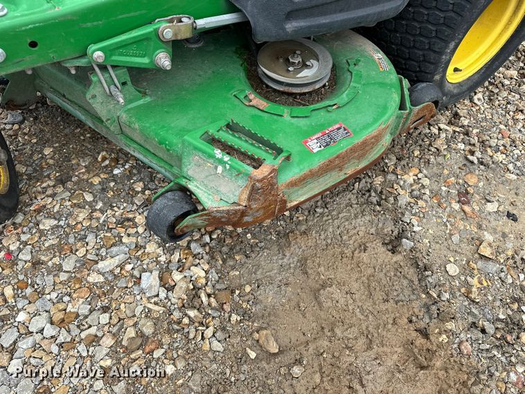 image for item EA4933 John Deere lawn equipment