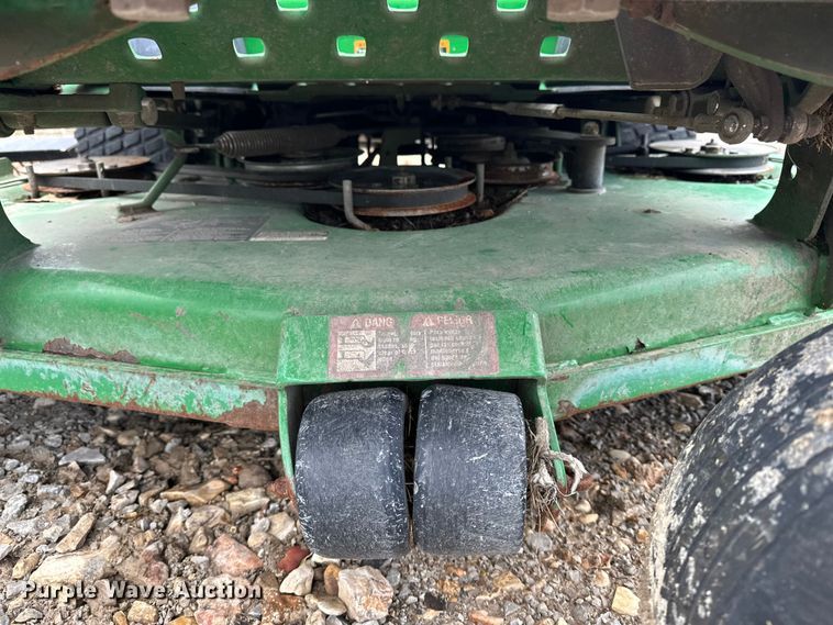 image for item EA4933 John Deere lawn equipment