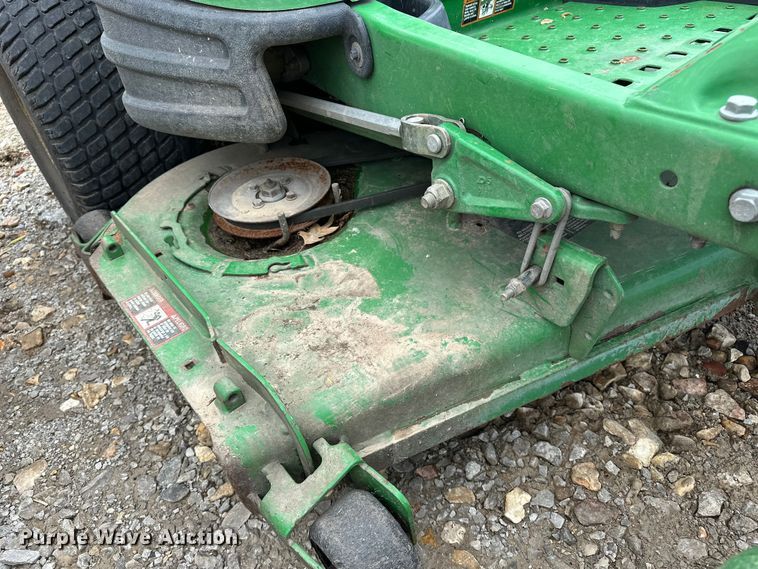 image for item EA4933 John Deere lawn equipment