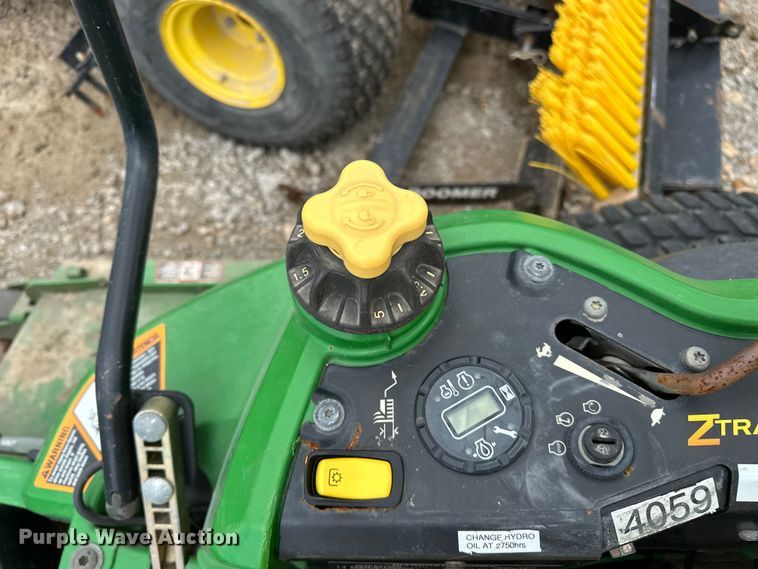 image for item EA4933 John Deere lawn equipment