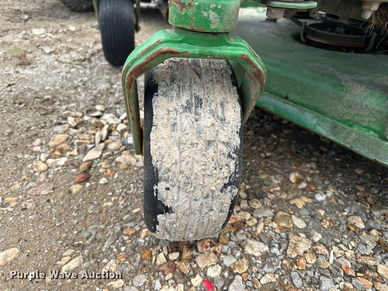 image for item EA4933 John Deere lawn equipment
