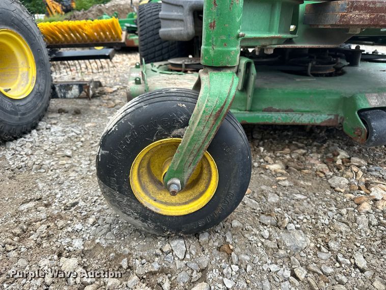 image for item EA4933 John Deere lawn equipment