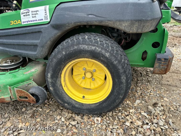 image for item EA4933 John Deere lawn equipment