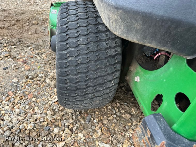 image for item EA4933 John Deere lawn equipment