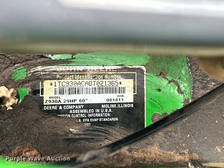 image for item EA4933 John Deere lawn equipment