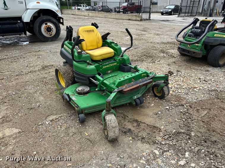 image for item EA4933 John Deere lawn equipment