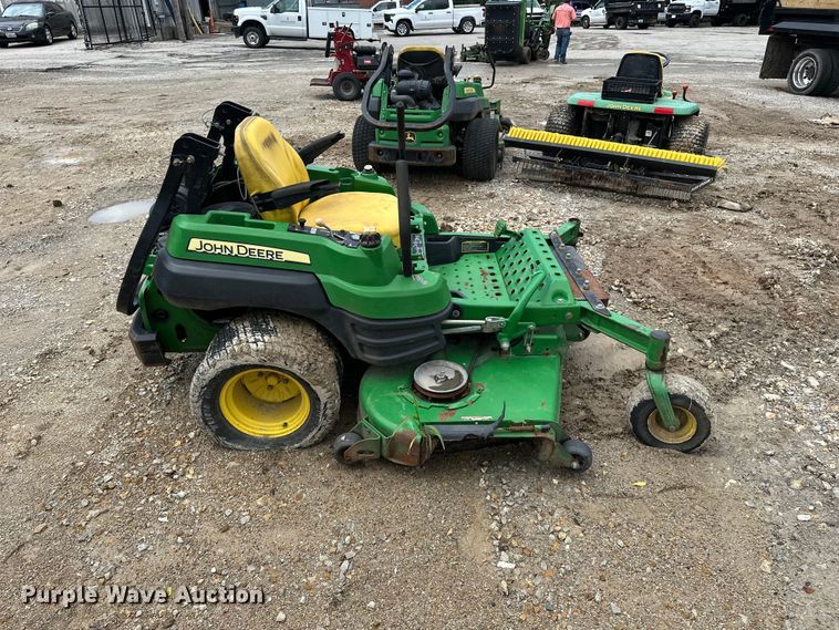 image for item EA4933 John Deere lawn equipment