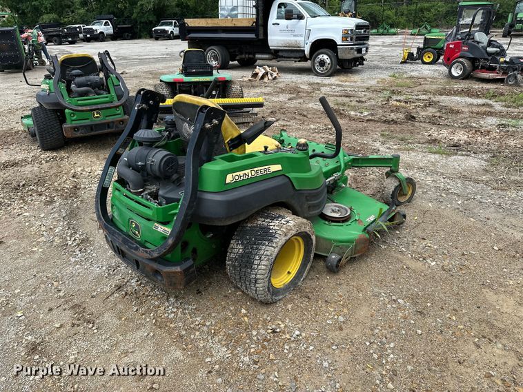 image for item EA4933 John Deere lawn equipment