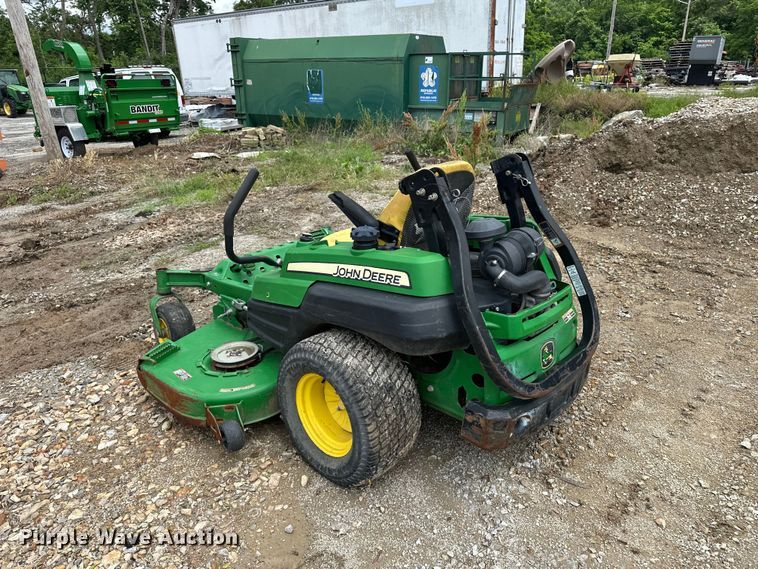 image for item EA4933 John Deere lawn equipment