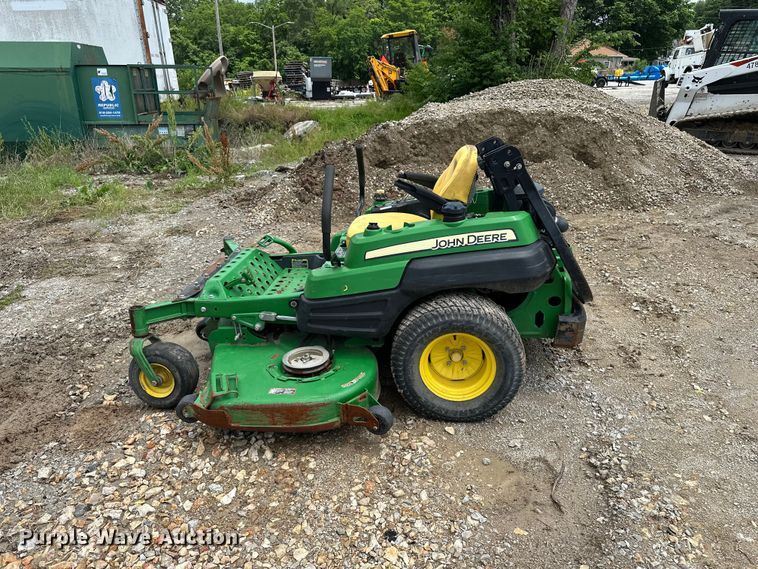 image for item EA4933 John Deere lawn equipment