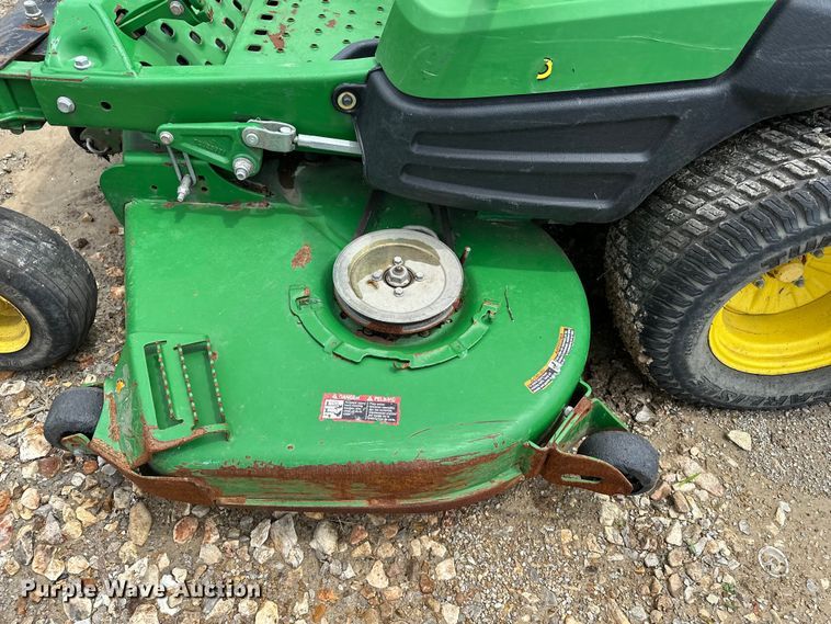 image for item EA4933 John Deere lawn equipment