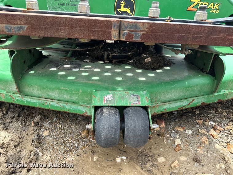 image for item EA4933 John Deere lawn equipment