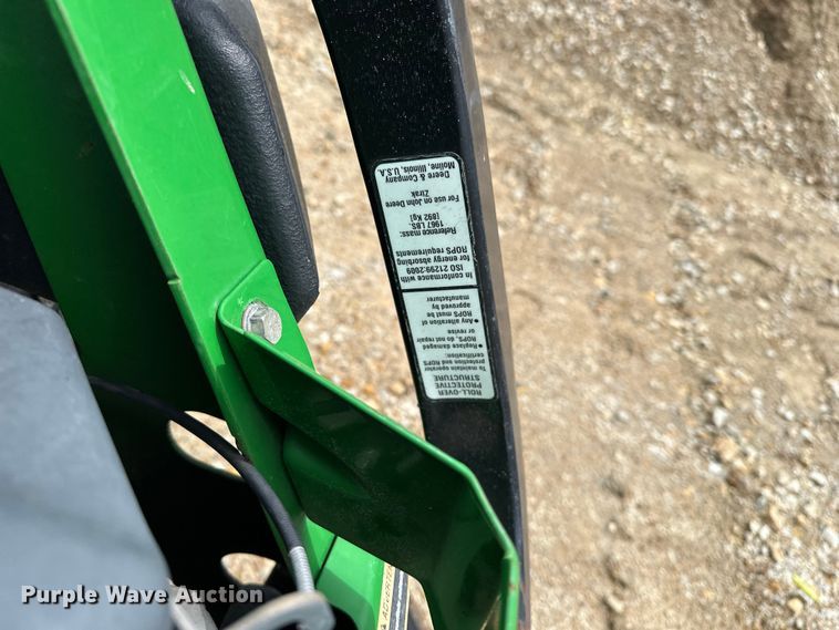image for item EA4933 John Deere lawn equipment