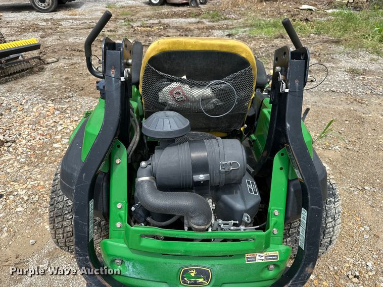 image for item EA4933 John Deere lawn equipment