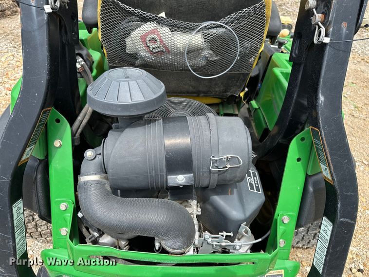 image for item EA4933 John Deere lawn equipment