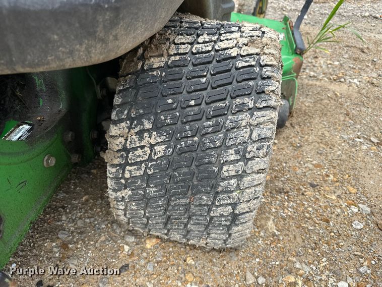 image for item EA4933 John Deere lawn equipment