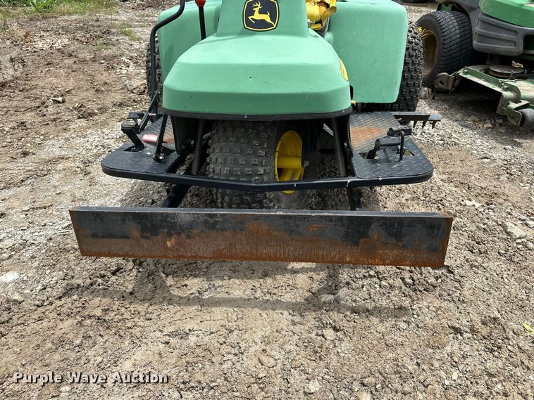 image for item EA4933 John Deere lawn equipment