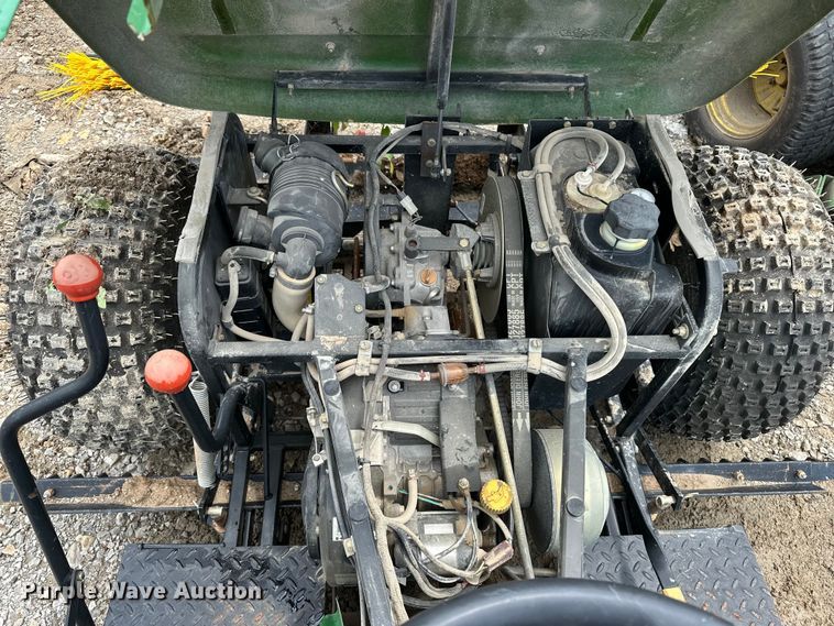 image for item EA4933 John Deere lawn equipment