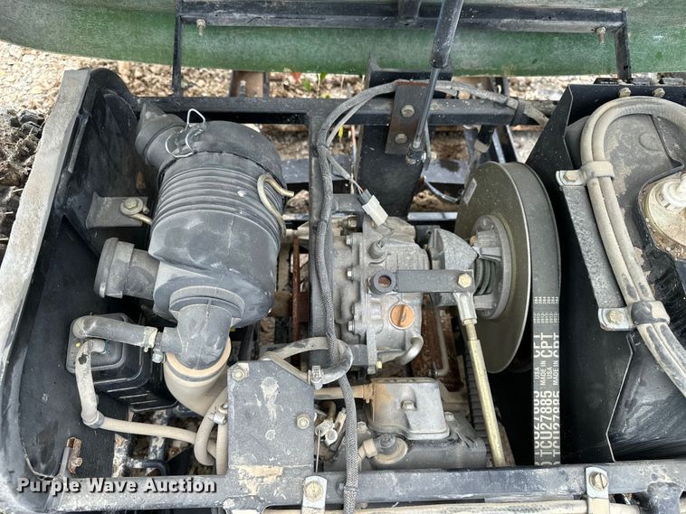 image for item EA4933 John Deere lawn equipment