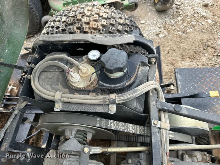 image for item EA4933 John Deere lawn equipment