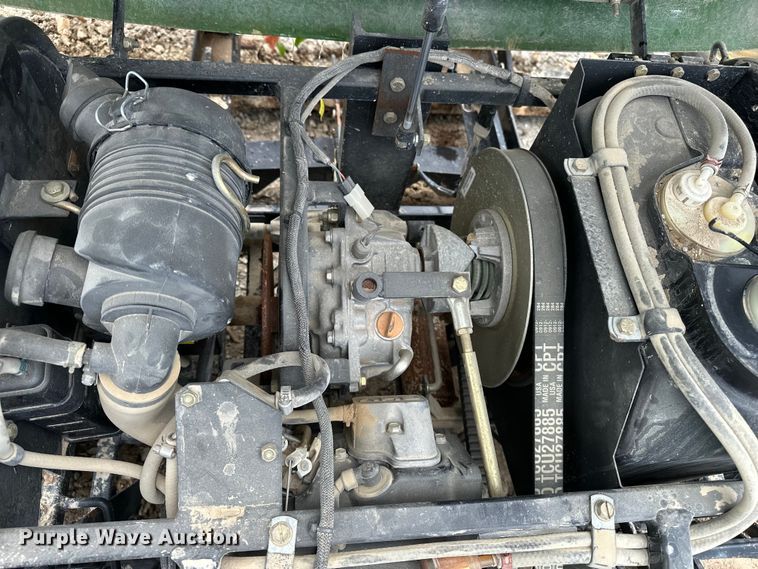 image for item EA4933 John Deere lawn equipment