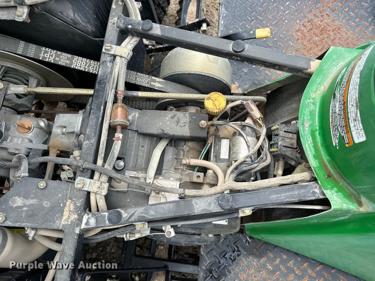image for item EA4933 John Deere lawn equipment