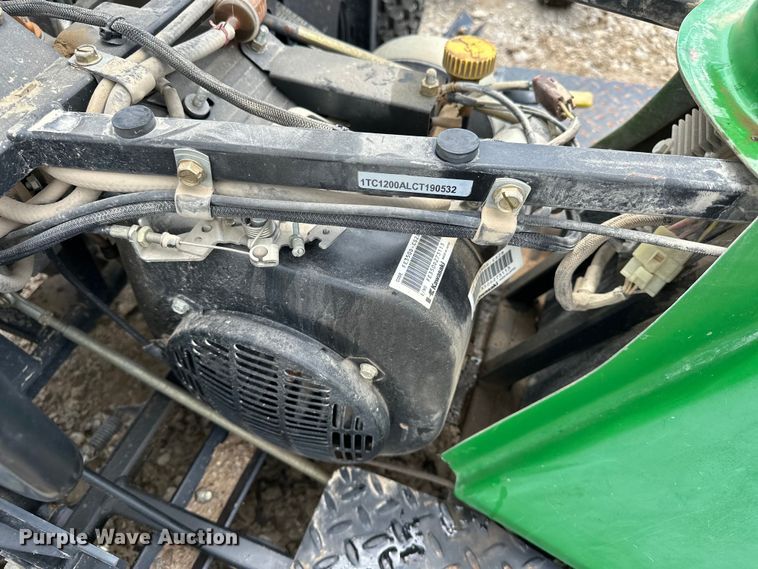 image for item EA4933 John Deere lawn equipment