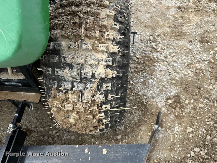 image for item EA4933 John Deere lawn equipment