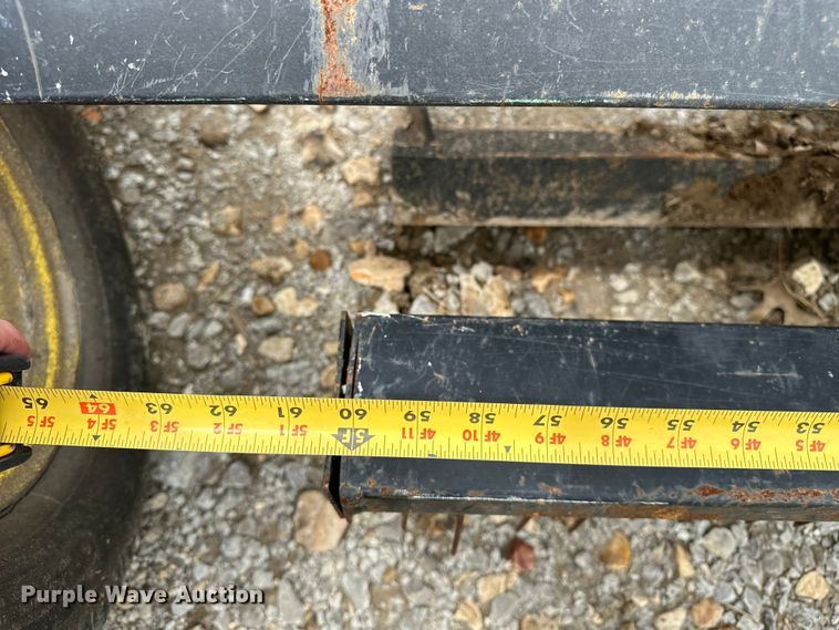 image for item EA4933 John Deere lawn equipment