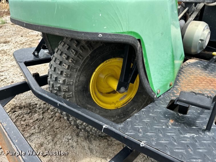 image for item EA4933 John Deere lawn equipment