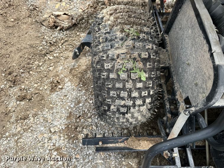 image for item EA4933 John Deere lawn equipment