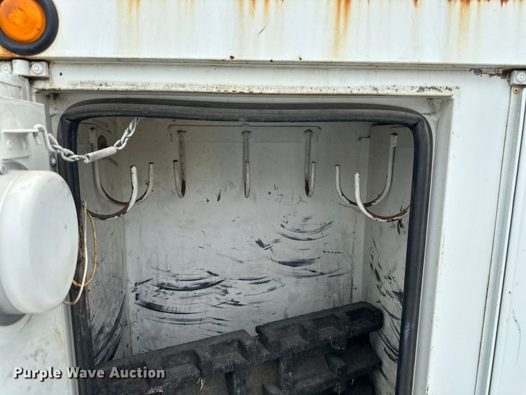image for item EA4935 2001 International 4700 bucket truck