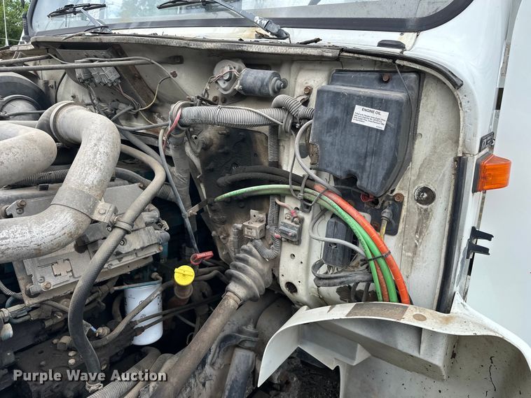 image for item EA4935 2001 International 4700 bucket truck