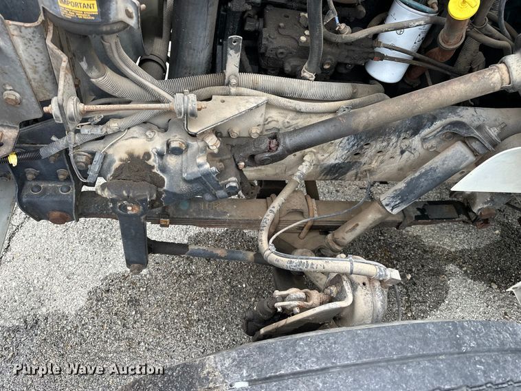 image for item EA4935 2001 International 4700 bucket truck