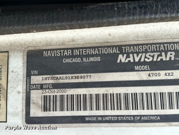 image for item EA4935 2001 International 4700 bucket truck