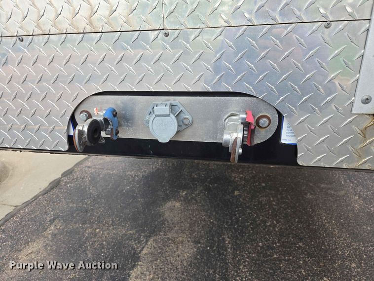 image for item EB1473 2015 Trail King Industries TK40CF medical training trailer