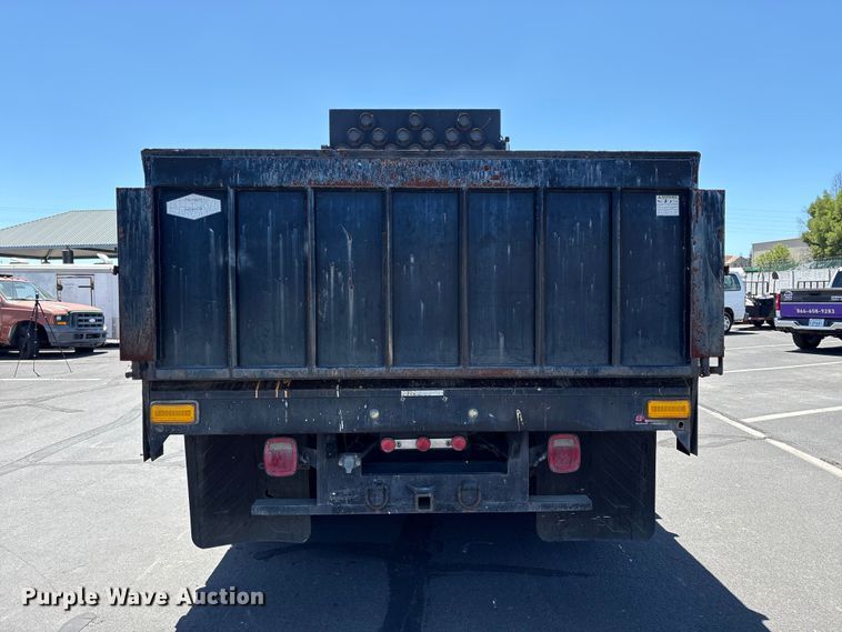 image for item EC8343 2006 Ford F350 Super Duty flatbed pickup truck