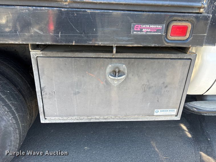 image for item EC8343 2006 Ford F350 Super Duty flatbed pickup truck