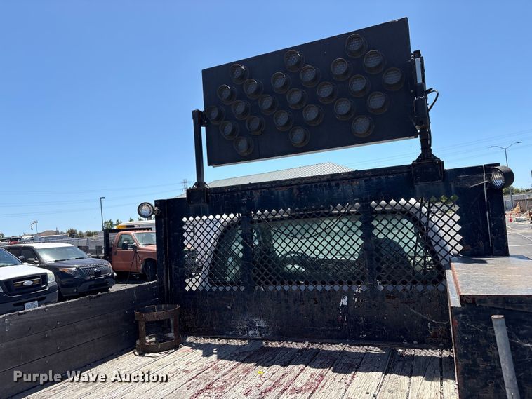 image for item EC8343 2006 Ford F350 Super Duty flatbed pickup truck